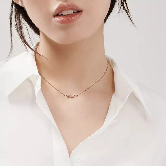Necklaces & Pendants